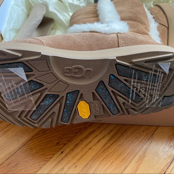 UGG Sundance Boot - Picture 3 of 4